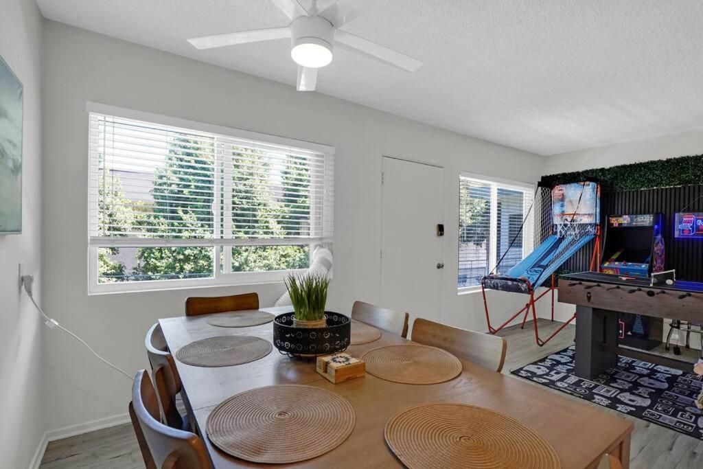 6Th Haven, Arcade, King Bed, Games, 1 Mile To Beaches Long Beach Extérieur photo